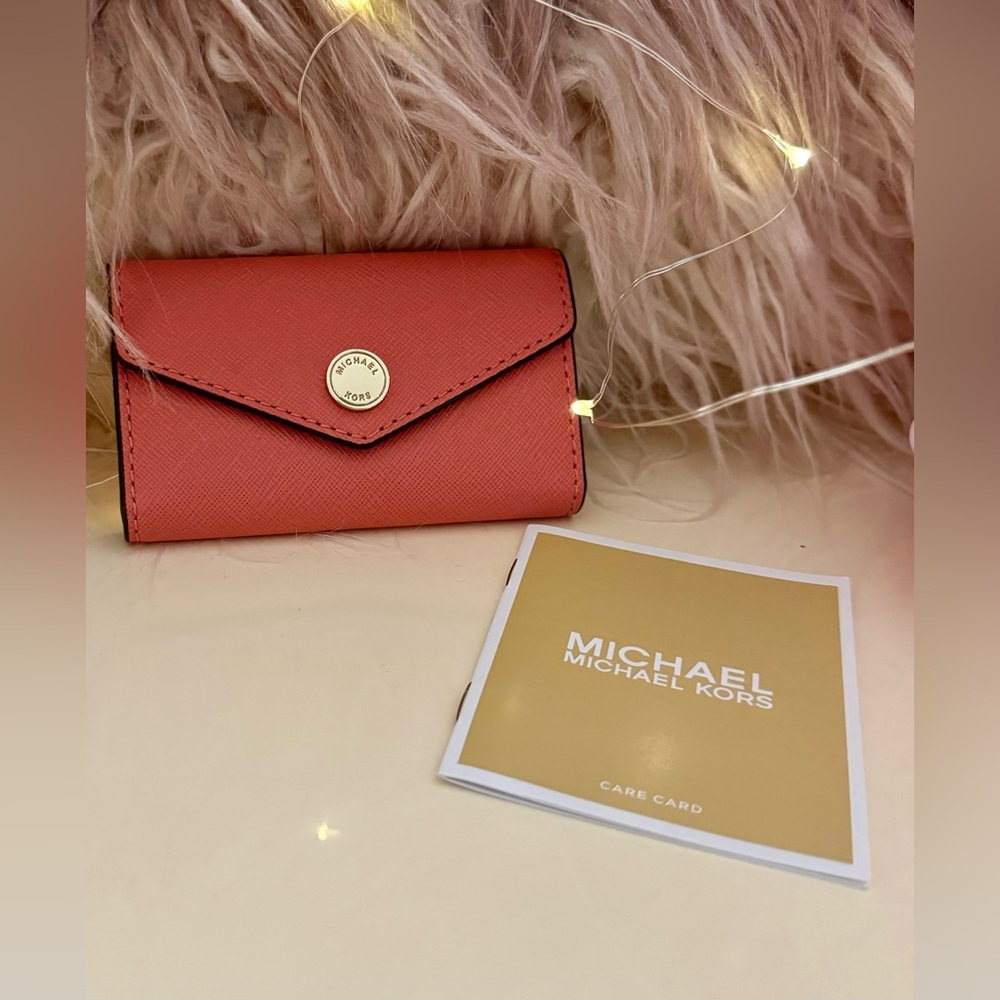 Michael Kors NWOT Coral Pink/Orange and Gold 6 Key Holder